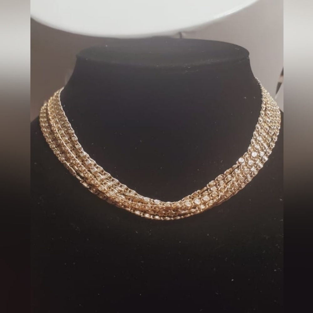 Six Strand Gold Tone Necklace. 🌴